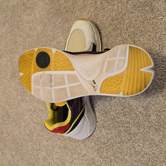 Great condition McQ women sneakers - Picture 11 of 12